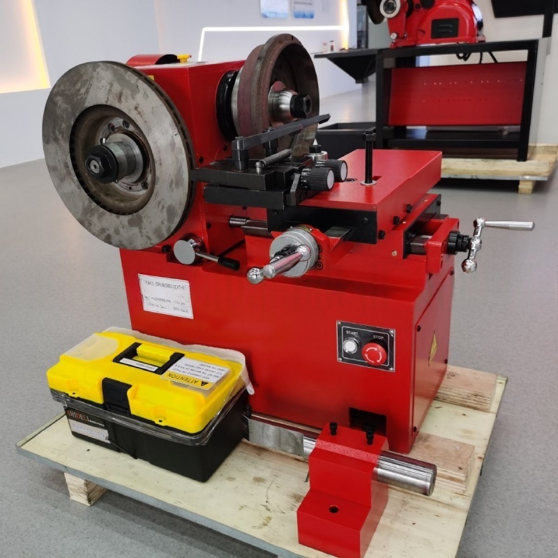 Maszyna do naprawy tarcz hamul – Brake Drum Lathe recenzja i cena